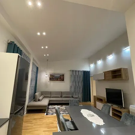 In Touch Of Sun Tirana Apartamento