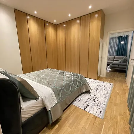 In Touch Of Sun Tirana Farke e Madhe